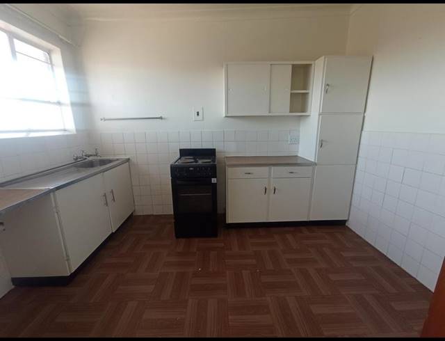 1 BEDROOM PROPERTY TO RENT IN FLORIDA LAKE